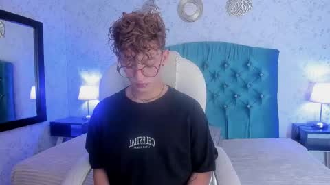 ian  online show from November 2025 04:46:01 AM