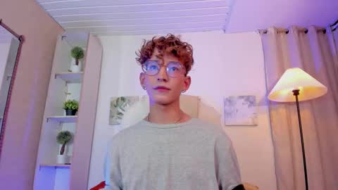 ian  online show from December 2025 03:45:02 AM