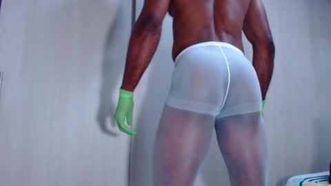 Snapshot of ianrashatxxx chatting on May 2026 11:03:02 PM Ian Rashad online show from May 2026 11:03:02 PM