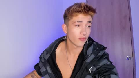 Snapshot of ianwayne_ chatting on February 2026 03:45:02 AM Andrew online show from February 2026 03:45:02 AM