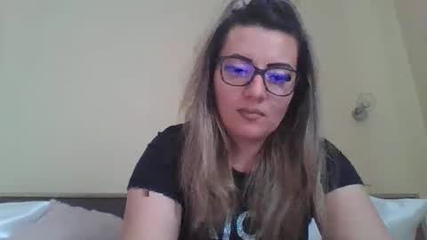 Yasmine online show from January 2026 10:42:02 AM