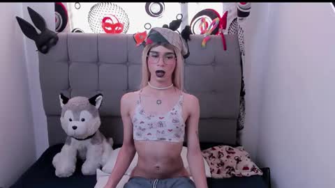 Camila online show from September 2025 09:26:01 PM