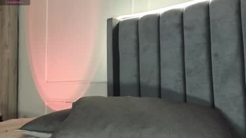 Crystall online show from November 2025 02:28:01 PM