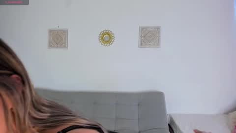 ice_y_abigail online show from November 2025 12:09:02 PM