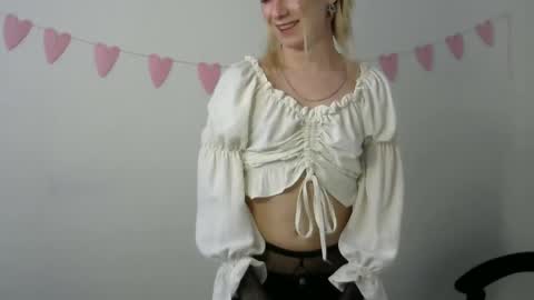 Jade online show from April 2026 01:41:01 PM