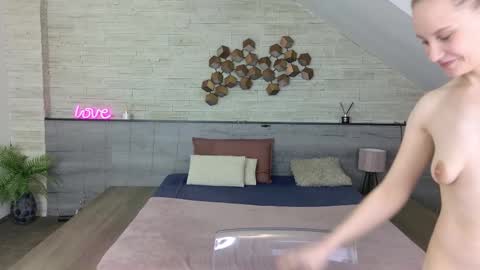 Ice Blue online show from March 2026 08:46:02 PM