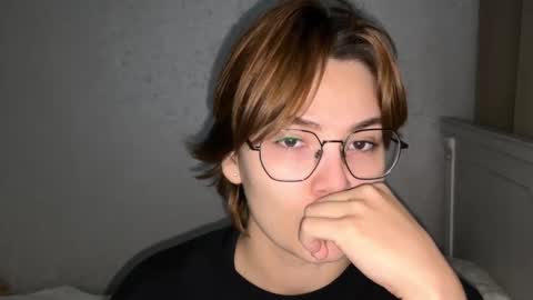 Ksenia online show from November 2025 03:03:02 PM