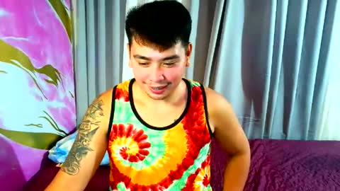 Snapshot of iconic_vince chatting on October 2025 01:47:02 PM iconic_vince online show from October 2025 01:47:02 PM