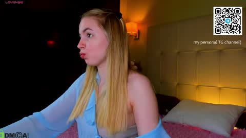 Snapshot of ida_lewiss chatting on April 2026 01:10:02 AM Ida online show from April 2026 01:10:02 AM