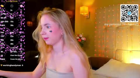 Snapshot of ida_lewiss chatting on April 2026 01:28:02 AM Ida online show from April 2026 01:28:02 AM