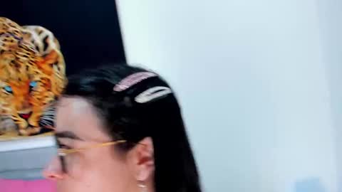 idaly    online show from February 2025 12:19:01 AM