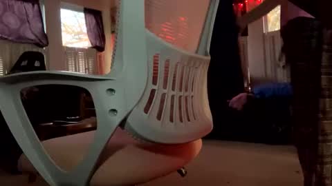 idkwhattocallthisone online show from December 2024 02:30:01 PM