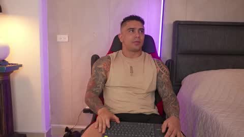 Snapshot of igor_scott chatting on December 2025 07:42:01 PM Igor scott online show from December 2025 07:42:01 PM