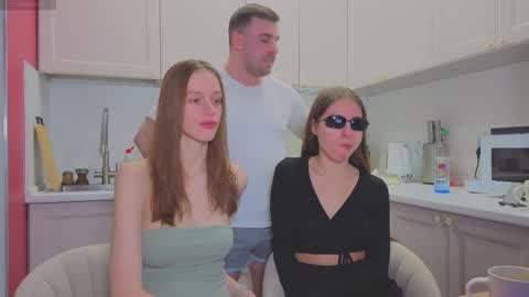 Julia and Mira online show from November 2025 10:47:02 AM