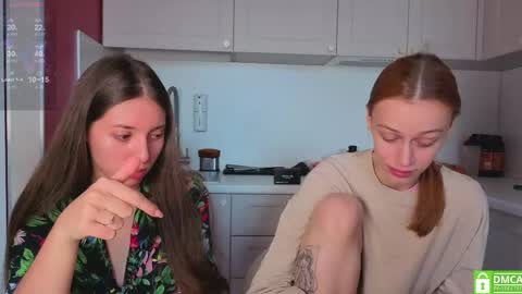 Snapshot of ihavepaws33 chatting on May 2026 09:14:01 AM Julia and Mira online show from May 2026 09:14:01 AM