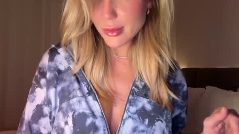 Snapshot of iiivy_ chatting on January 2025 02:22:02 AM Ivy online show from January 2025 02:22:02 AM