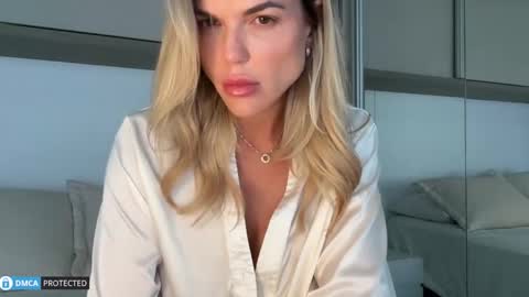 Snapshot of iiivy_ chatting on November 2025 08:31:01 PM Ivy online show from November 2025 08:31:01 PM