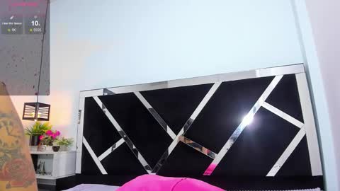 Isabella online show from January 2026 12:52:01 PM