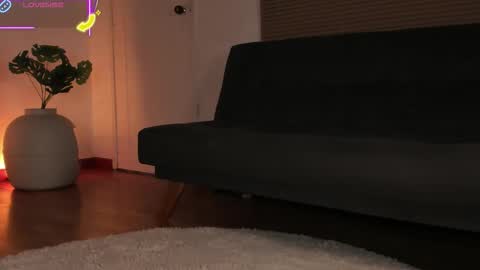 Lua     online show from November 2025 12:21:02 AM