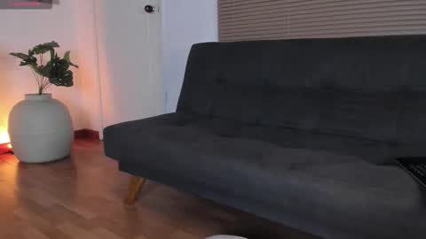 Lua     online show from February 2026 10:30:01 PM