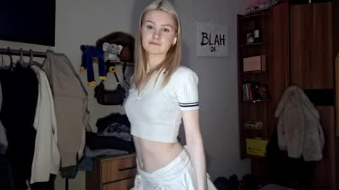 ShyLuna online show from March 2026 05:18:01 AM