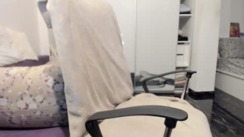 Bamby online show from December 2025 06:14:02 PM