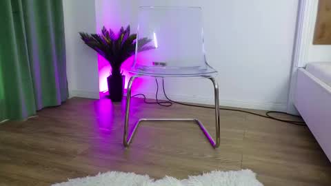 Emma online show from September 2025 05:33:02 AM