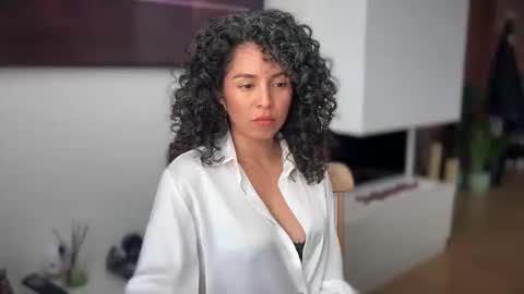 Kloe online show from November 2025 08:09:01 PM