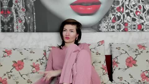 Snapshot of illegalbeauty87 chatting on January 2025 07:04:02 AM Ingrid or more easier...Miss  GoDDess Mistress online show from January 2025 07:04:02 AM