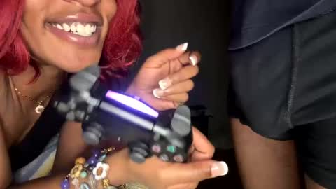 Snapshot of illoqu3nt chatting on January 2025 12:25:02 AM Dre online show from January 2025 12:25:02 AM