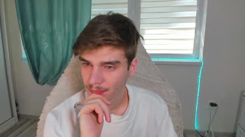 Snapshot of illusions888 chatting on January 2025 10:06:01 AM D-Illusion online show from January 2025 10:06:01 AM