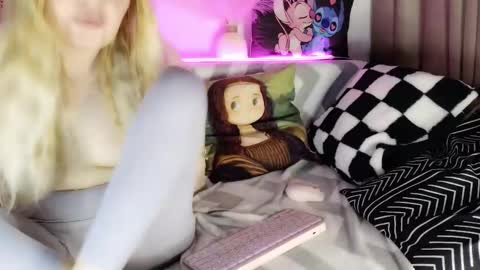 nicollee online show from March 2025 03:23:02 PM