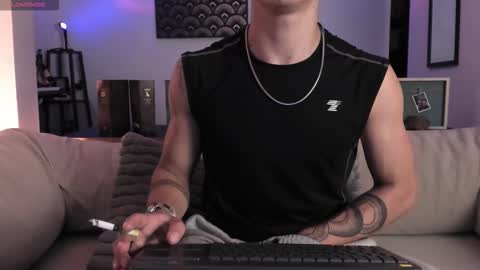 Snapshot of im__thomas chatting on October 2025 04:43:02 AM IM  THOMAS online show from October 2025 04:43:02 AM