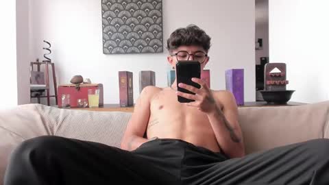 IM  THOMAS online show from May 2026 06:28:02 PM