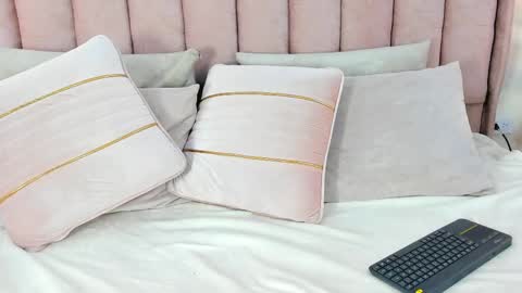 Caro   online show from November 2025 05:34:01 AM