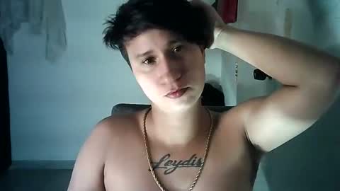 milan online show from November 2025 04:40:01 AM