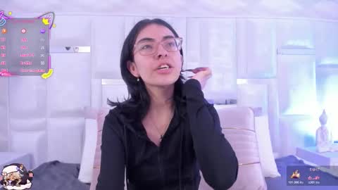 Snapshot of im_molly_angel chatting on November 2025 03:32:02 PM Moly online show from November 2025 03:32:02 PM