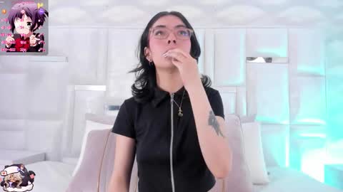 Snapshot of im_molly_angel chatting on November 2025 09:47:01 PM Moly online show from November 2025 09:47:01 PM