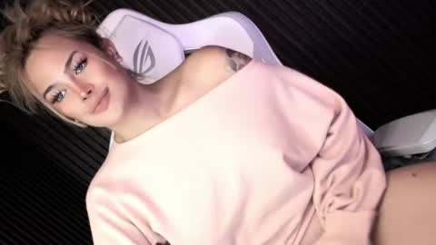 Candy Moore online show from April 2026 11:37:02 AM