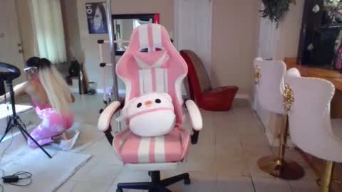 iman_love online show from October 2025 07:21:01 PM