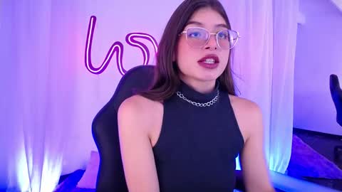 Chloe online show from October 2025 09:15:01 PM