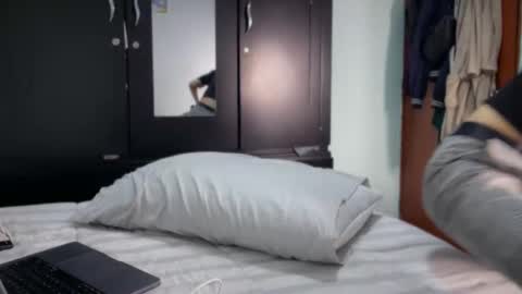 Colton Alvin Independent model online show from October 2025 11:12:02 PM