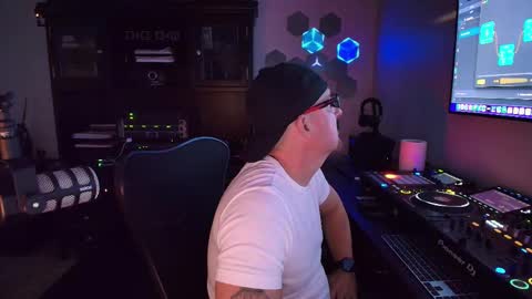 DJ Azra online show from October 2025 01:50:02 AM