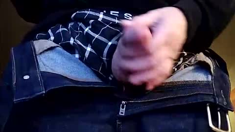 Iminyourroom online show from October 2025 07:41:01 AM