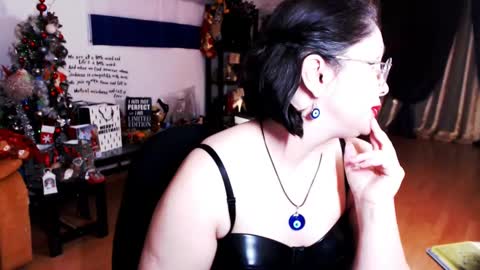 Snapshot of imperatrizasado chatting on December 2024 08:26:02 PM Empress online show from December 2024 08:26:02 PM