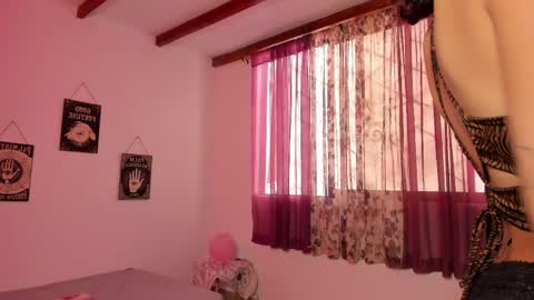 Aurora online show from February 2025 09:20:02 PM