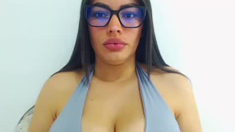 imsweetlips online show from April 2026 07:33:02 PM