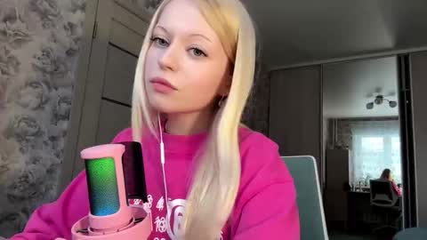 Lola online show from March 2026 01:39:01 PM