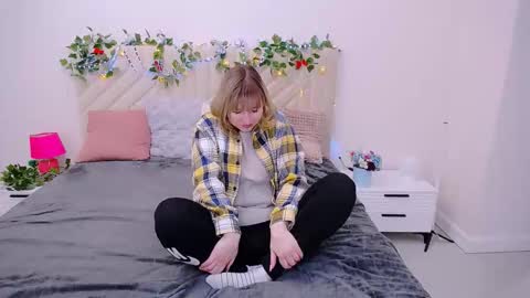 incredible_ariela online show from October 2025 10:33:02 AM