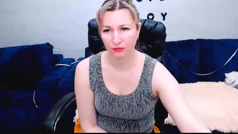 incredible_ariela online show from December 2025 09:57:02 AM